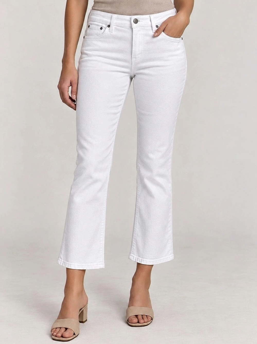 Madewell Mid-Rise Kick Out Crop Jeans in Tile White: Magic Pocket Edition Crop